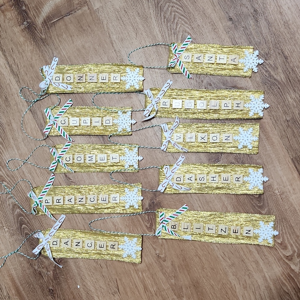 🎄Hand Crafted Glitzy Gold Set of 10 Scrable Letter Ornaments Reindeer & Santa